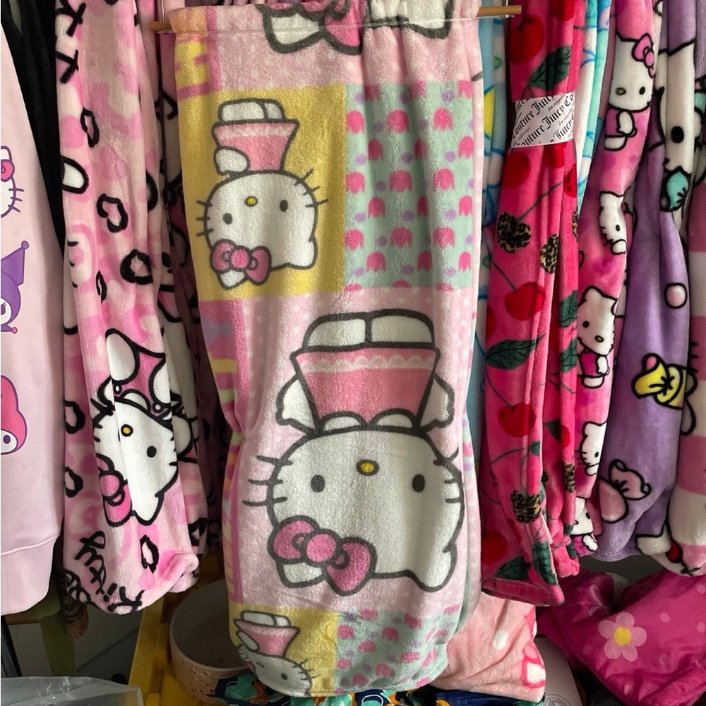 Hello kitty blanket